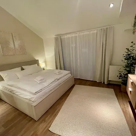 Appartement Penthouse With Kitchen, Roofgarden And Parking München
