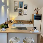 Penthouse With Kitchen, Roofgarden And Parking Мюнхен