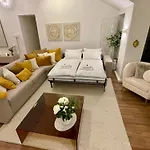 Penthouse With Kitchen, Roofgarden And Parking