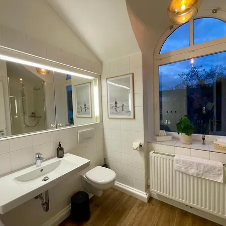 Penthouse With Kitchen, Roofgarden And Parking * München