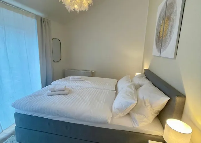 Penthouse With Kitchen, Roofgarden And Parking Munich