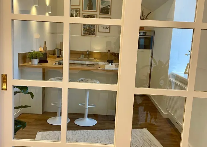 Penthouse With Kitchen, Roofgarden And Parking Apartment München