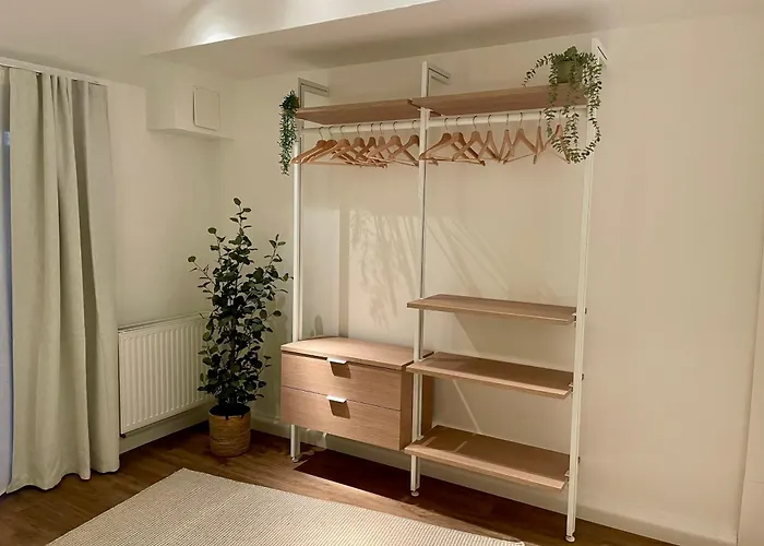 Penthouse With Kitchen, Roofgarden And Parking Apartment München