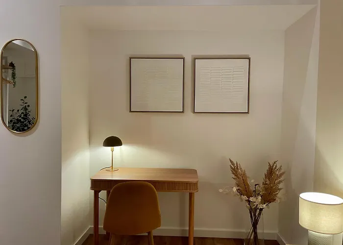 Penthouse With Kitchen, Roofgarden And Parking München